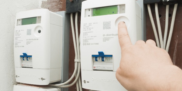 Riscaldamento Elettrico a Basso Consumo Victoria 1650W (10) · Termosifone  Elettrico con Cronotermostato Digitale Programmabile Nero 24/7 e Opzione  WiFi · Geolocalizzazione per ottimizzare i consumi : : Fai da te